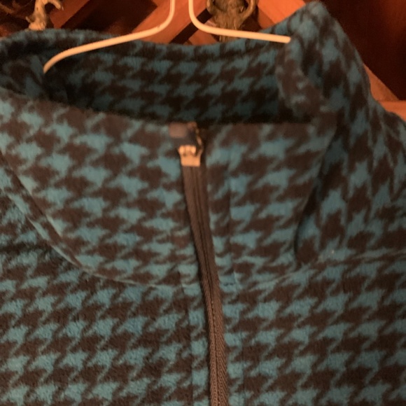 Lands end houndstooth quarter zip fleece. Never worn - Picture 6 of 6